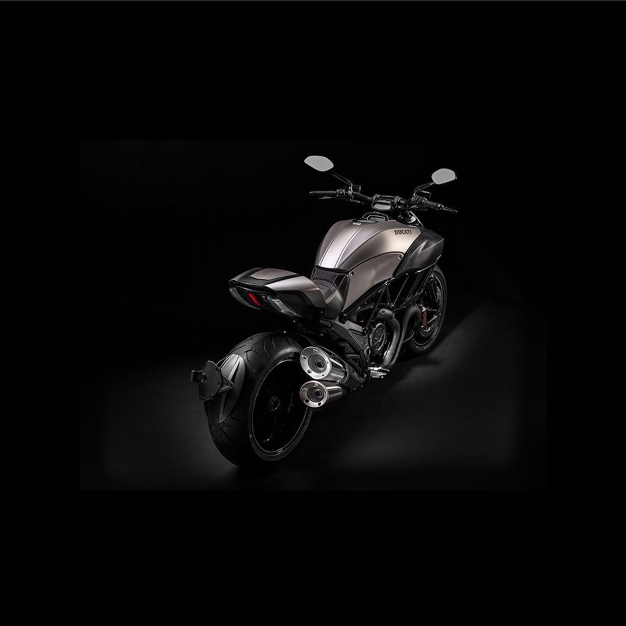  Diavel Titanium